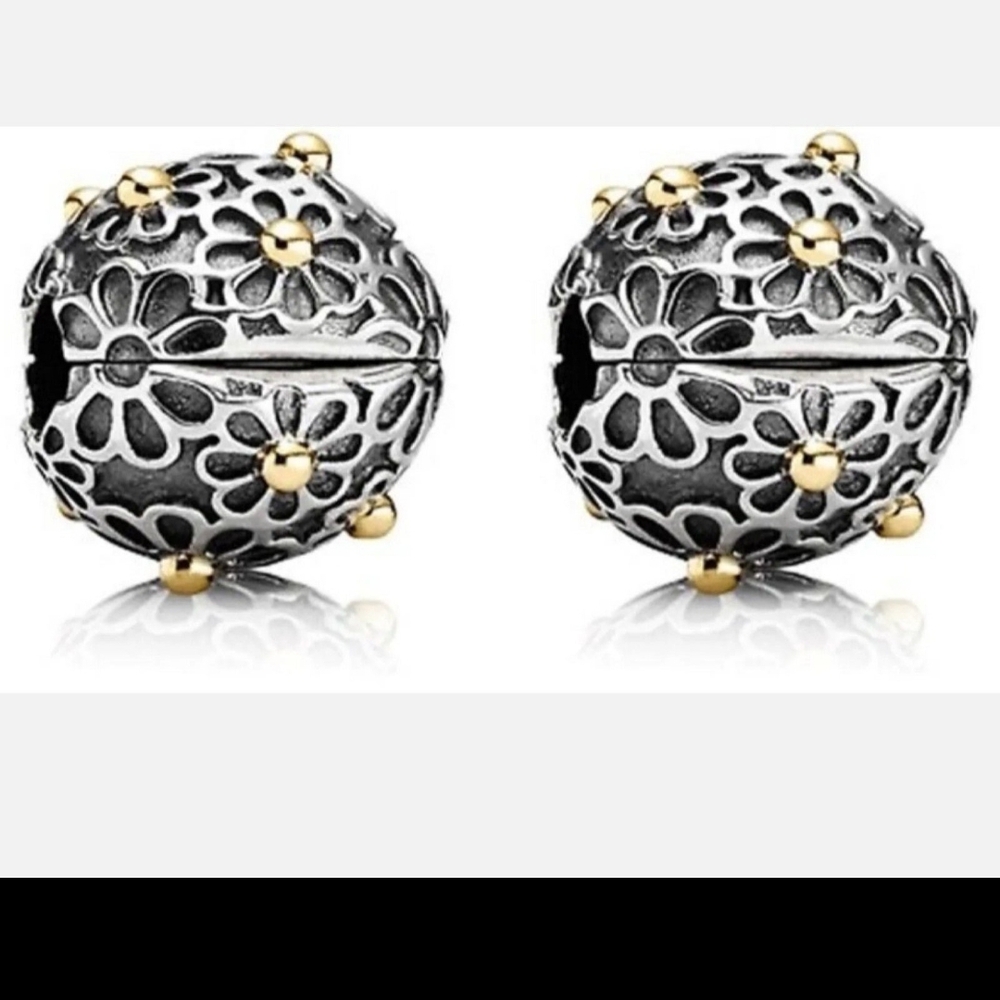 PANDORA BRAND " LAZY DAISY CLIPS 14K ACCENT EXCELLENT CONDITION ! LIKE NEW